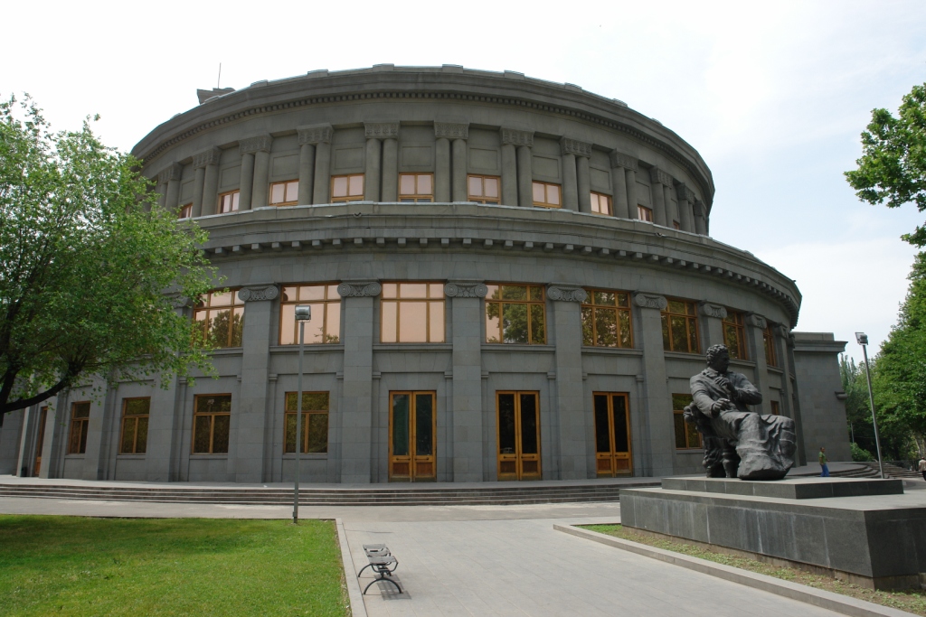 Yerevan-Opera.JPG